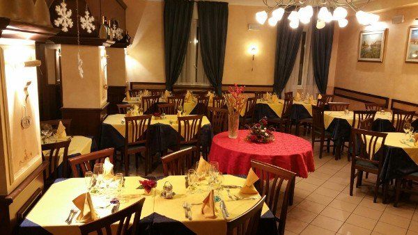 Sala interna con luci soffuse