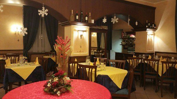 Sala interna con luci soffuse