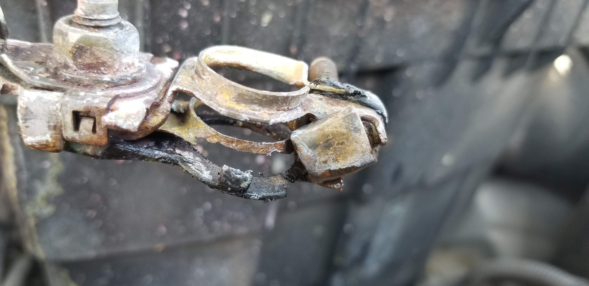 Mnagled Battery Terminal