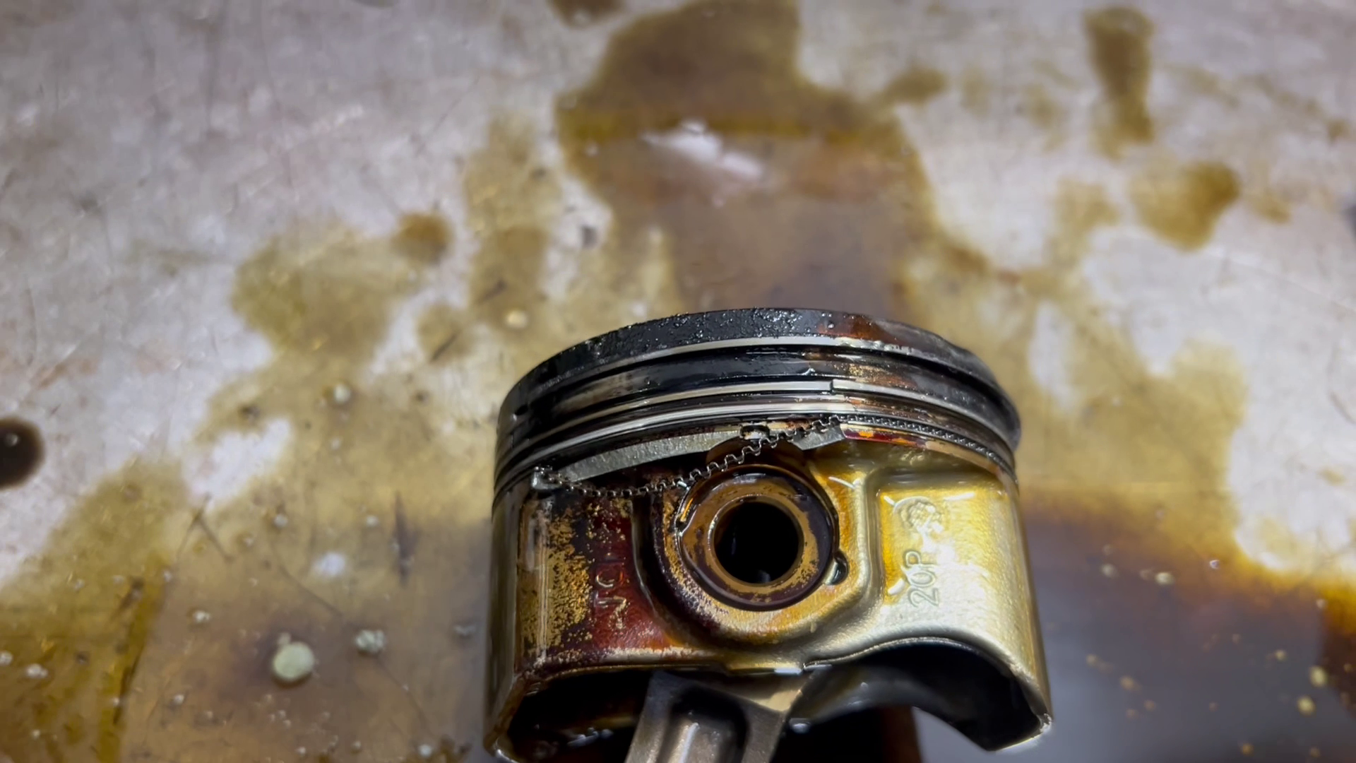 Hyundai 2.0T Burnt Piston Cylinder 4
Completely melted piston crown – cylinder #4