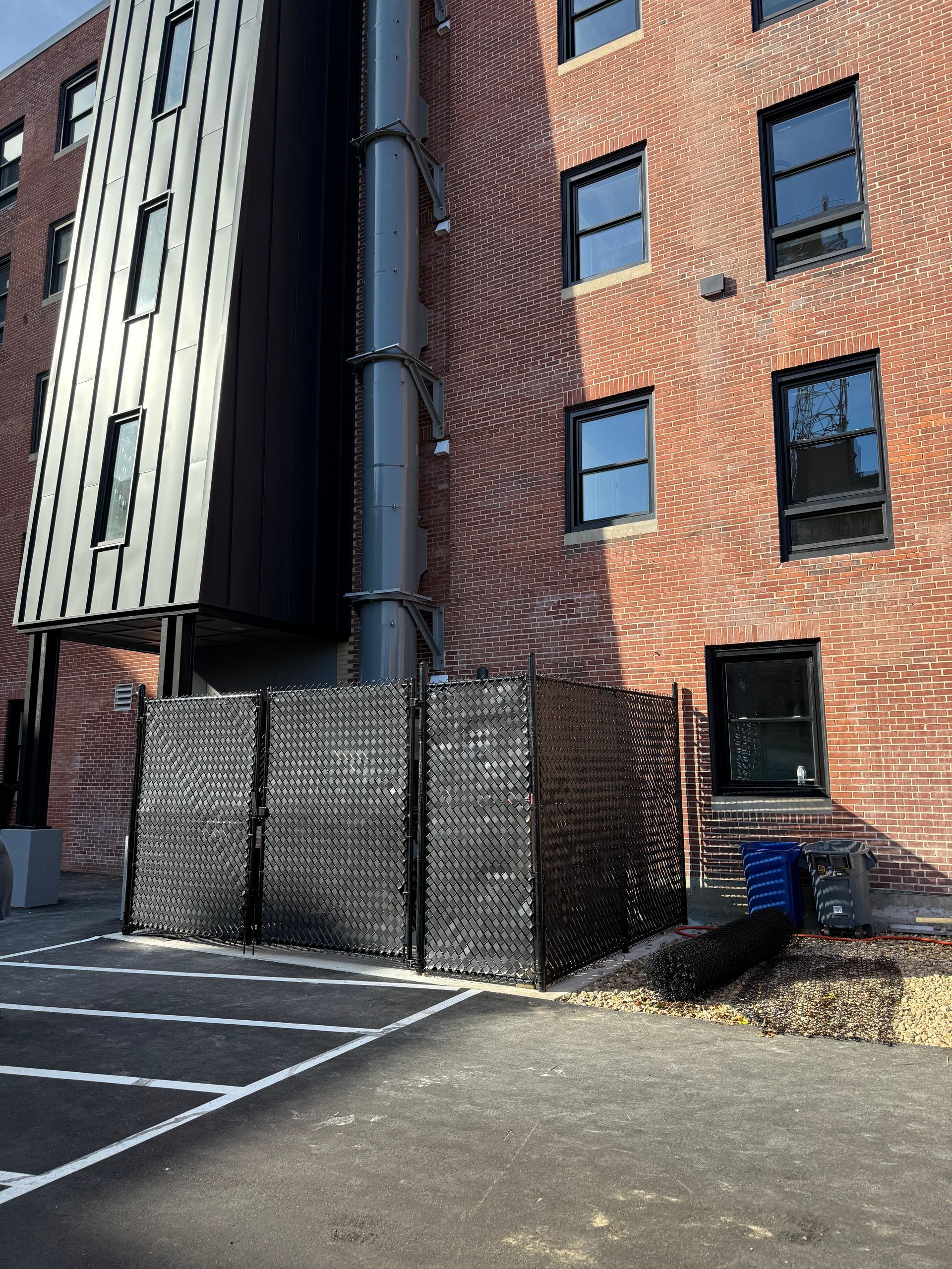 Building compactor enclosure pic #2