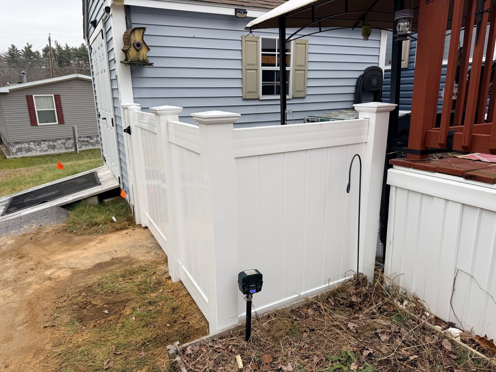 Allenstown NH 4ft white BB&S Rockingham vinyl fence 20 sections with 2 single 4ft gates w/ self closing hardware pic #1