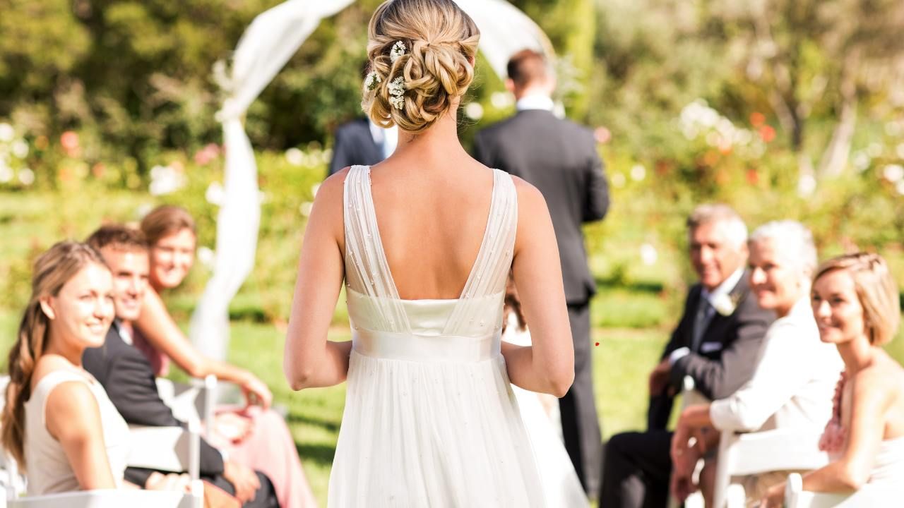 outdoor wedding hairstyles