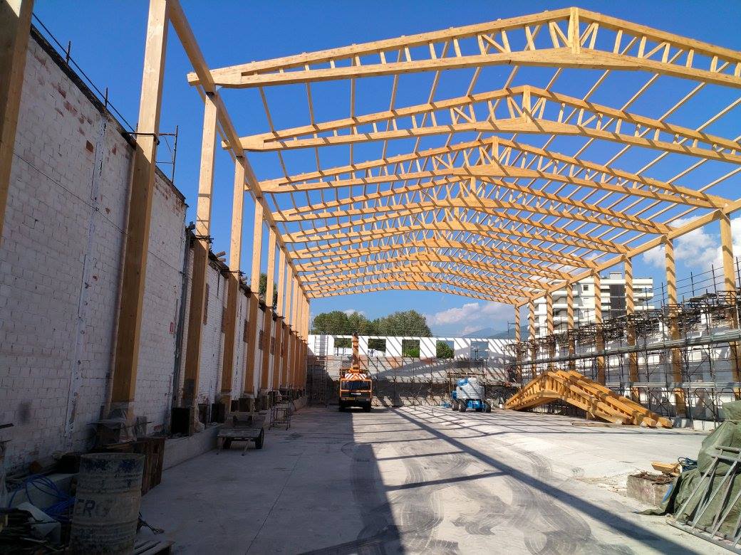 Tettoia in legno per antiere