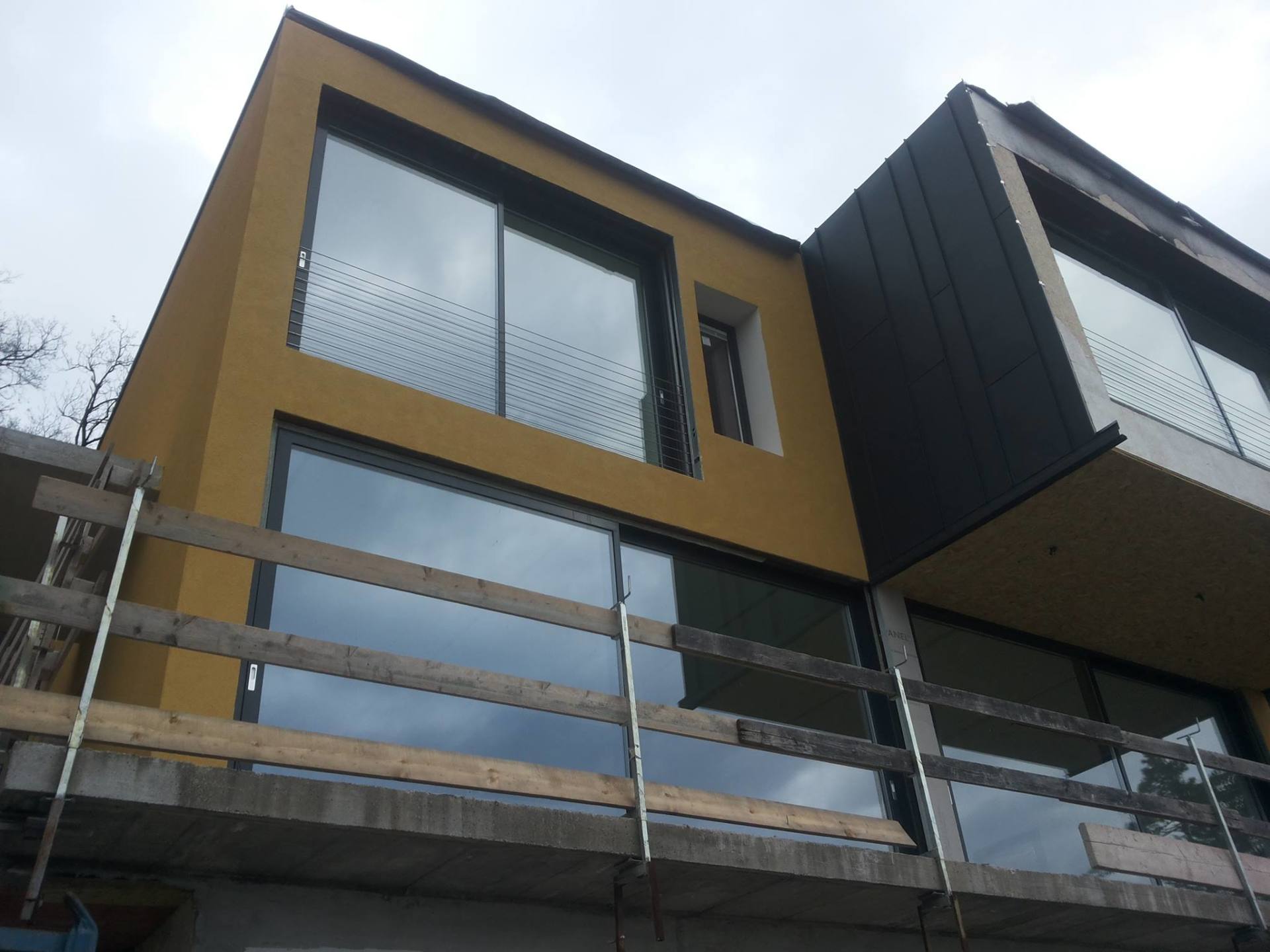 Edificio con vetrata