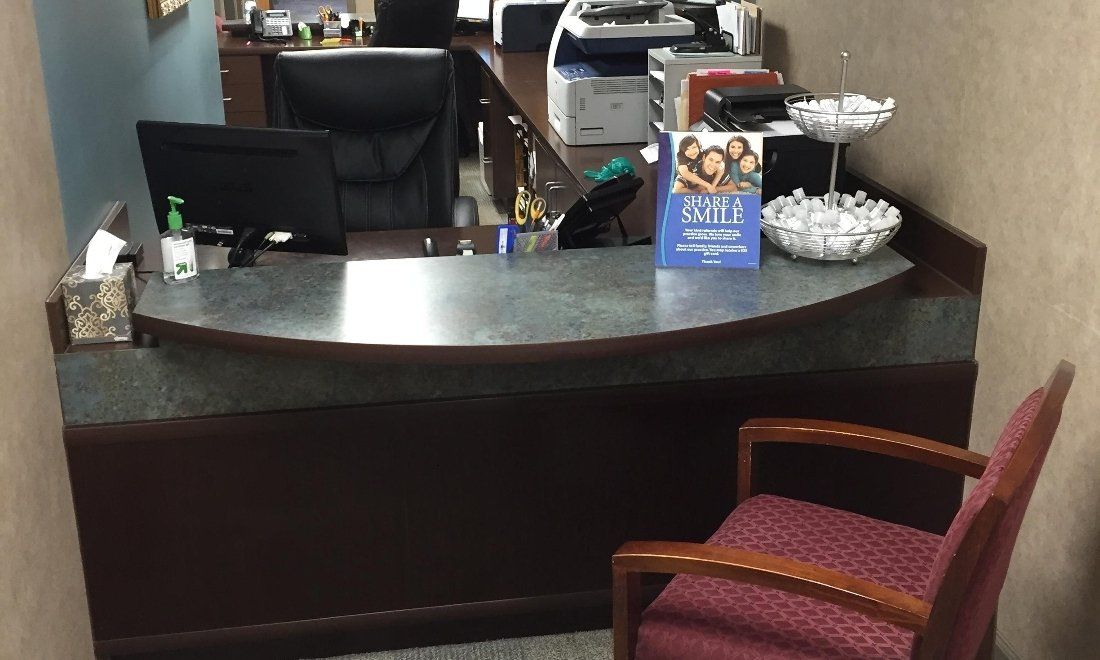 Receptionist Area | Family Dentist Tuscaloosa AL | Veneers, Root Canals, Periodontist