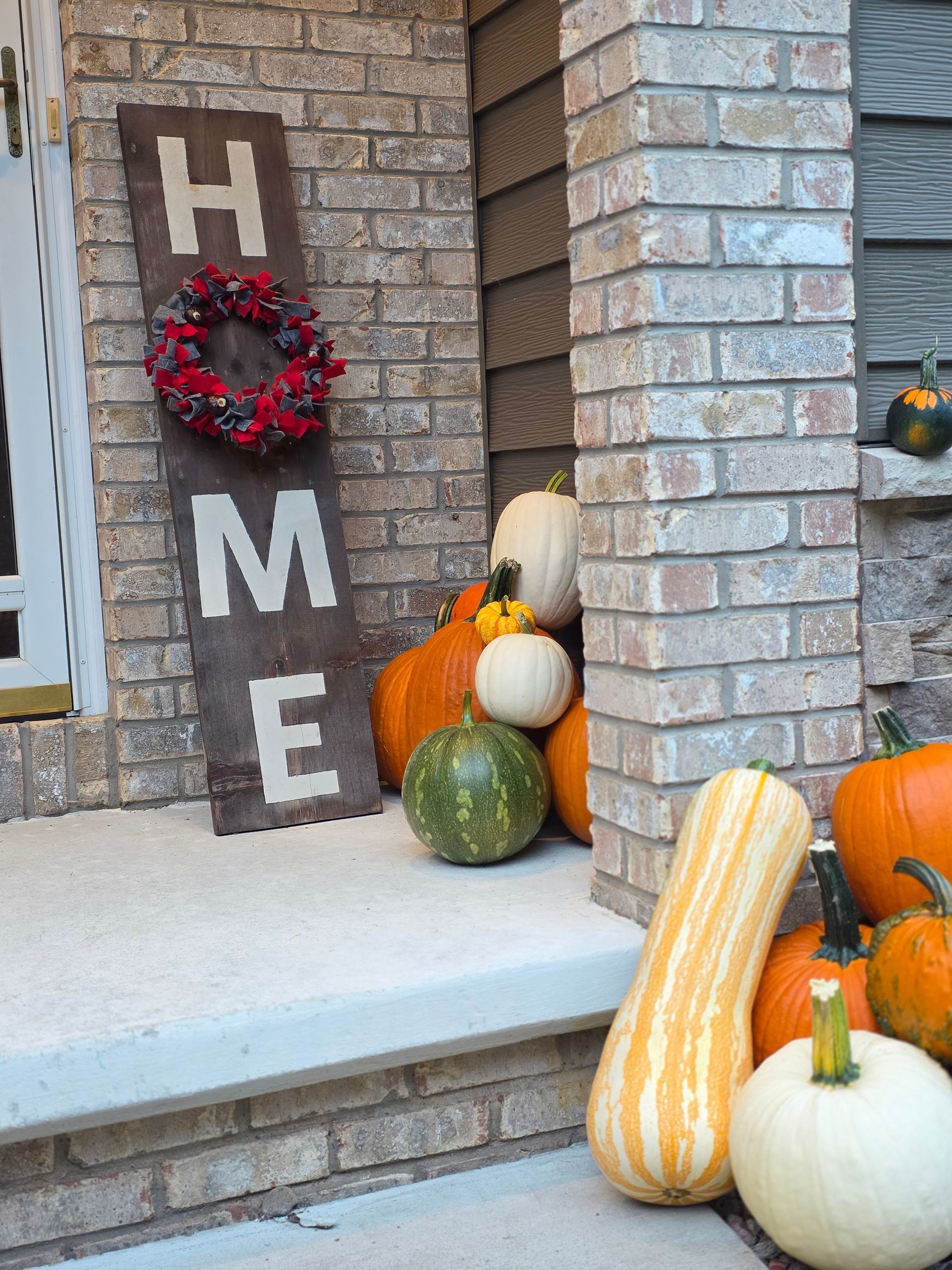 Fall porch decor: 