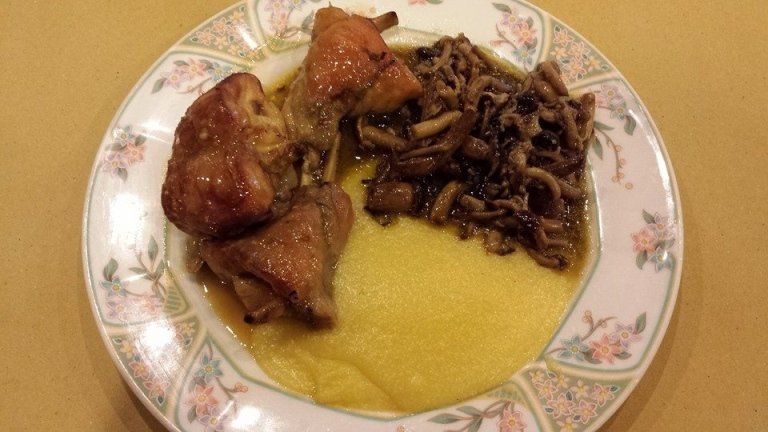 Brasato, polenta e funghi