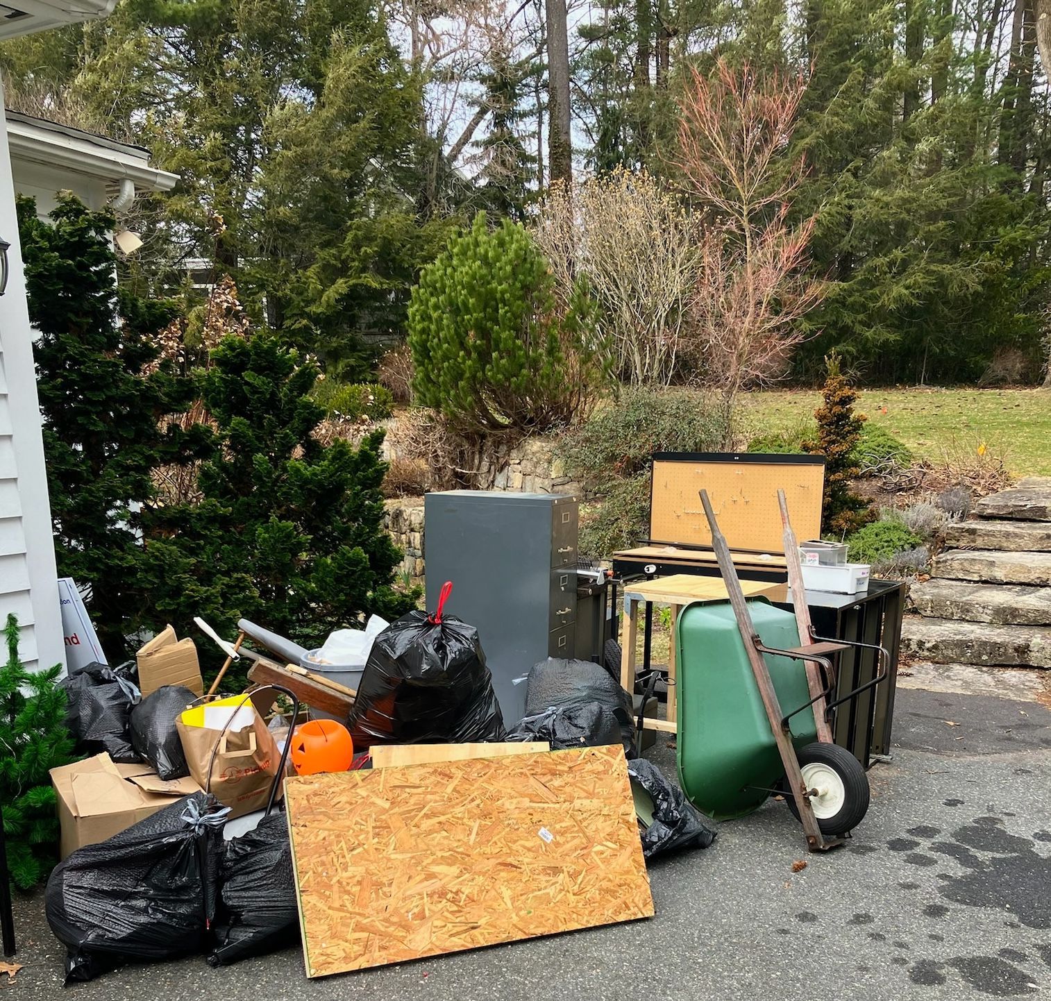 spring cleaning junk removal