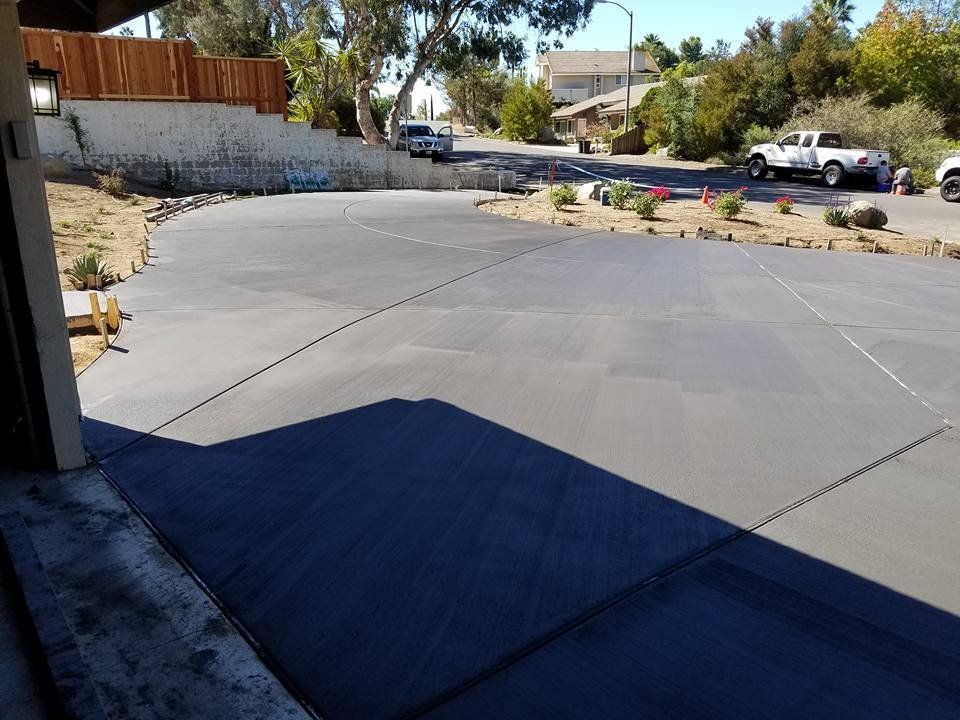 An image of Concrete Driveway Services 
in Rancho Bernardo CA