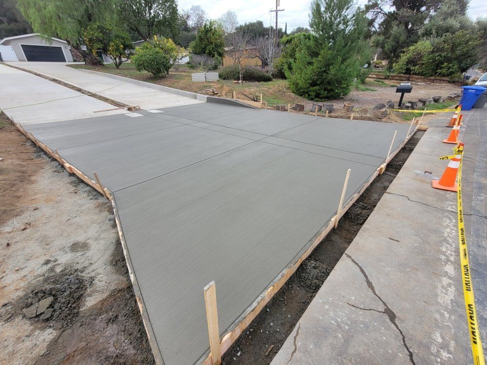 An image of Concrete Driveway Services 
in Rancho Bernardo CA