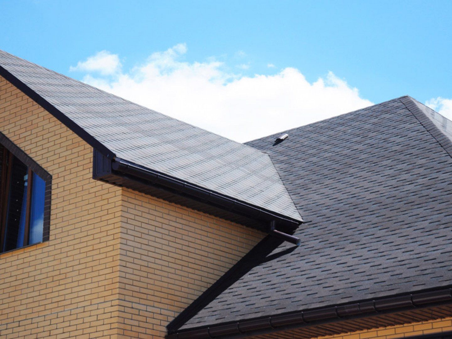 Asphalt Shingles House Roofing