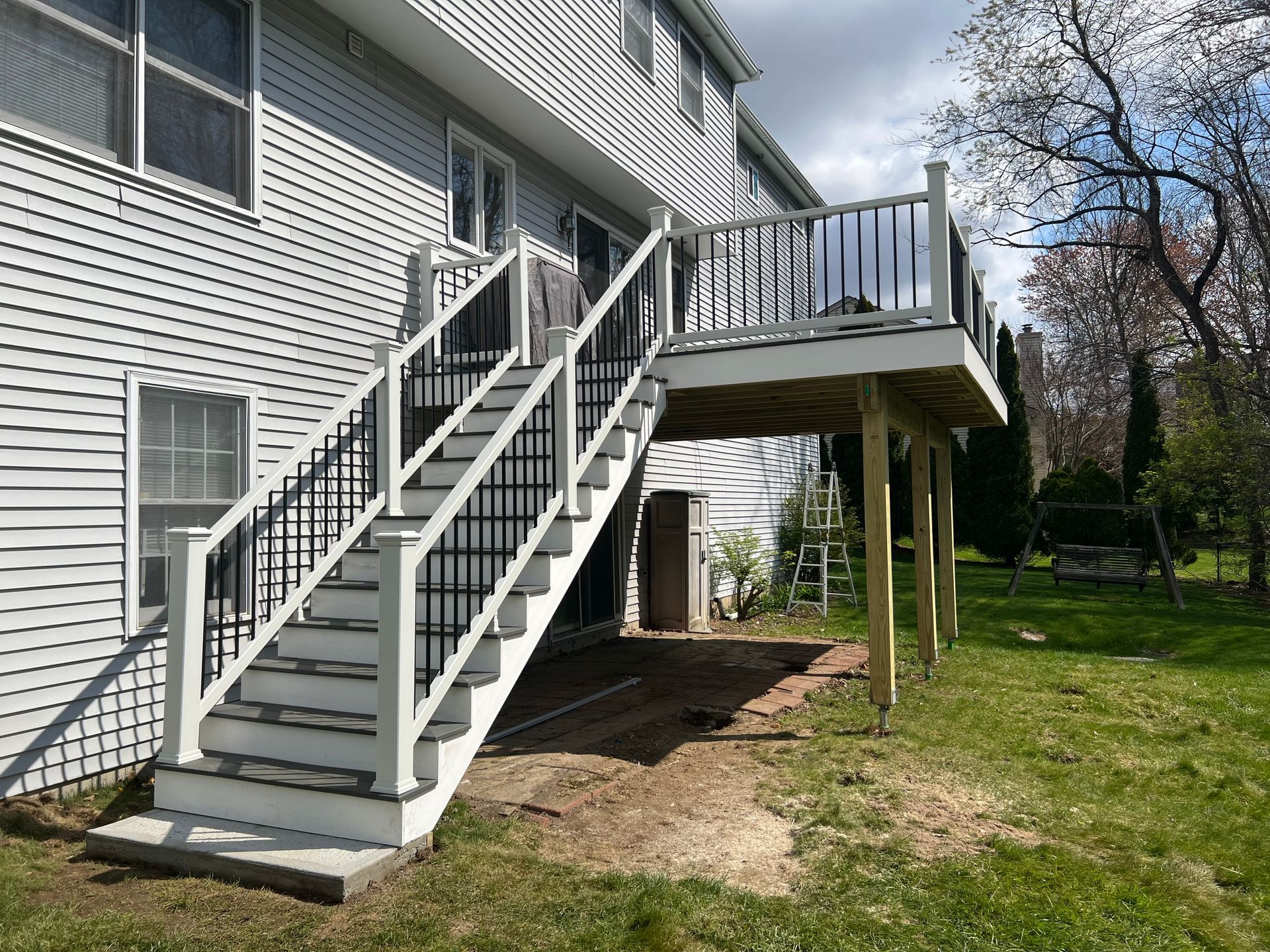 Trex Pro Platinum Installer Central MA, Worcester county Deck It