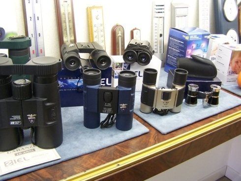 binocoli in esposizione