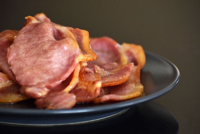 BEECHWOOD SMOKED COOKED STREAKY BACON