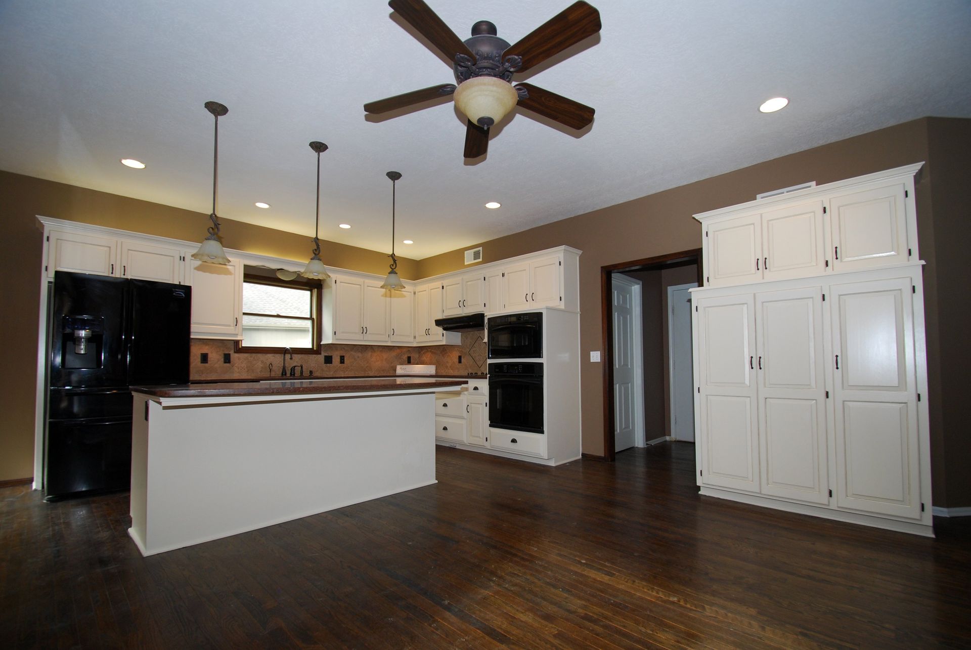 painted cabinets, cabinet refinshing