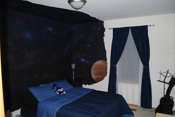 space mural, bedroom mural, planets, break away design