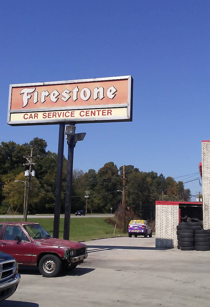 Shop Signage | Discount Tire and Auto