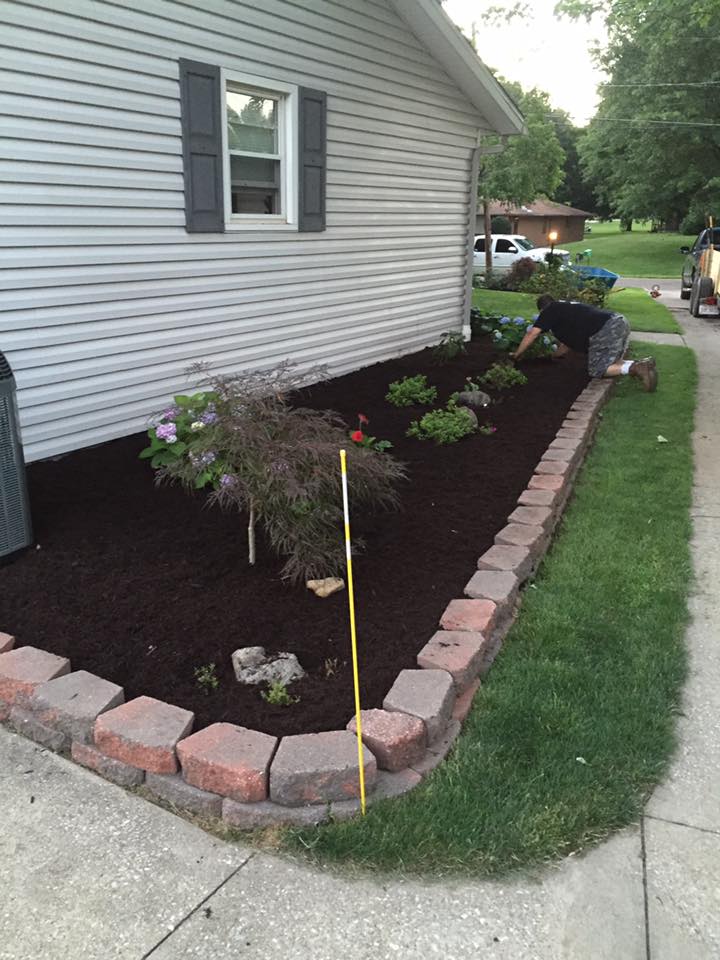 Landscaping Maintenance — Alliance, OH — Delmoro Landscaping