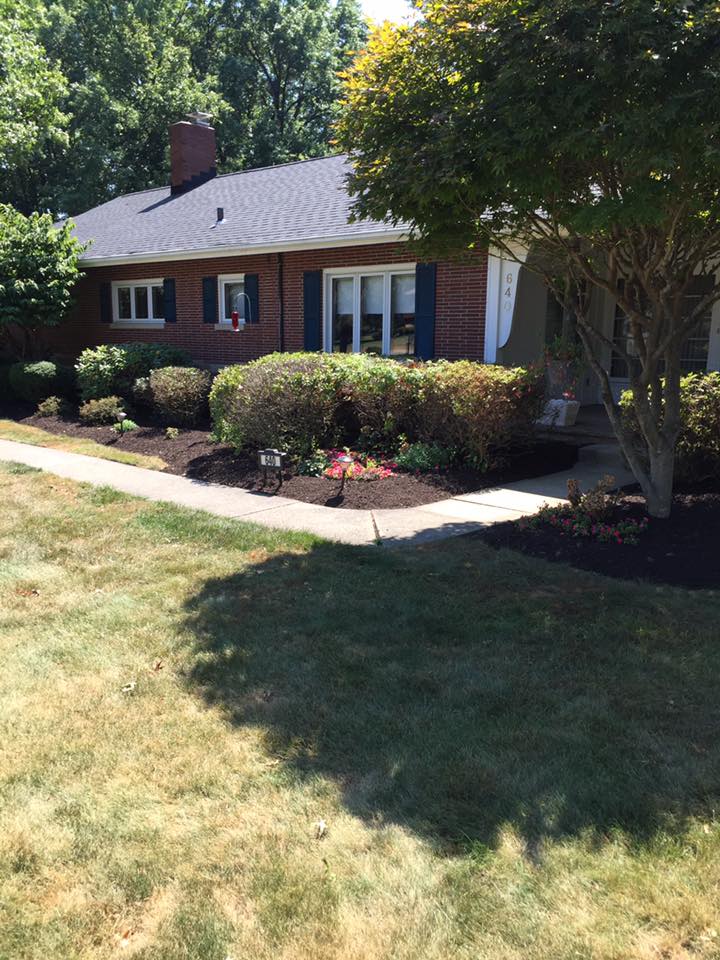 Spring Clean Up — Alliance, OH — Delmoro Landscaping