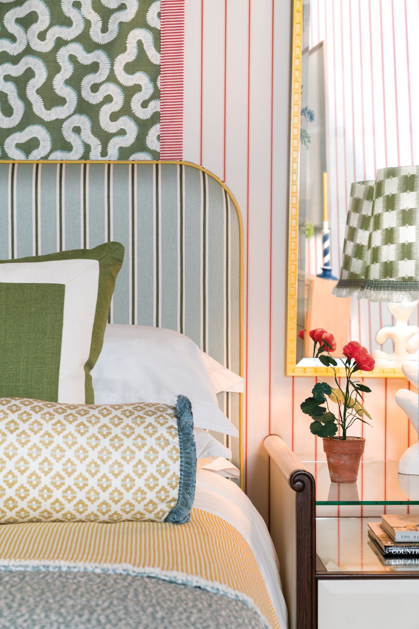 Small Patterns, Big Impact: How to Style Prints with Confidence