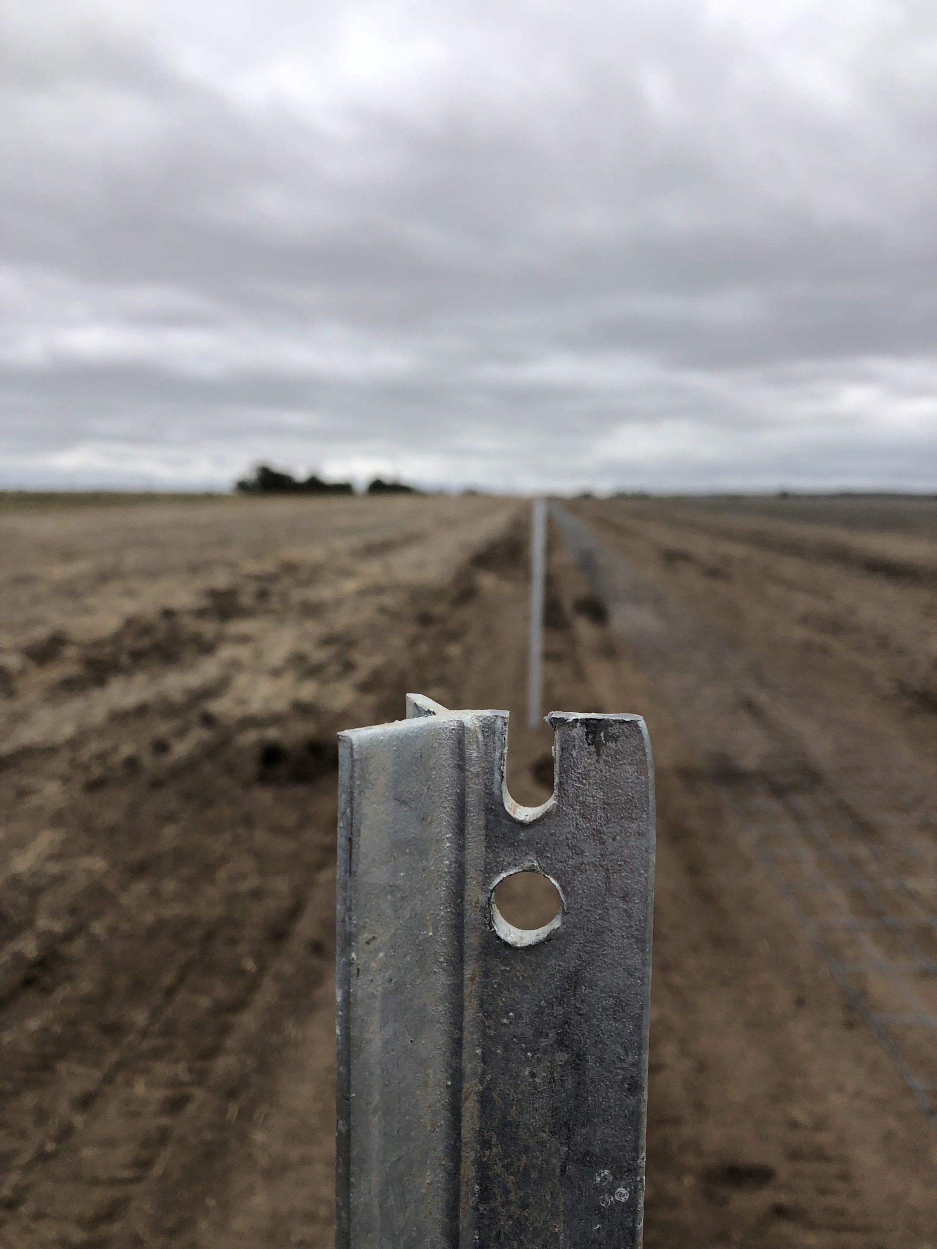 Dead straight fence