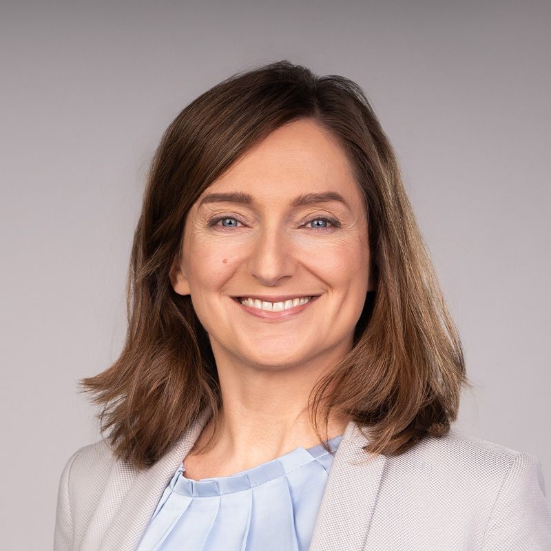 Vera Nikolic, Vogel IT-Akademie