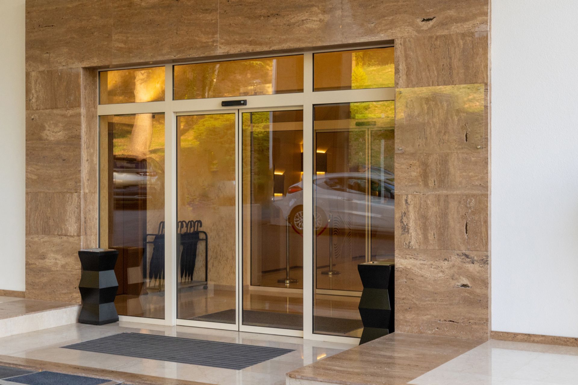 Swing Doors vs. Sliding Doors: What’s the Difference?
