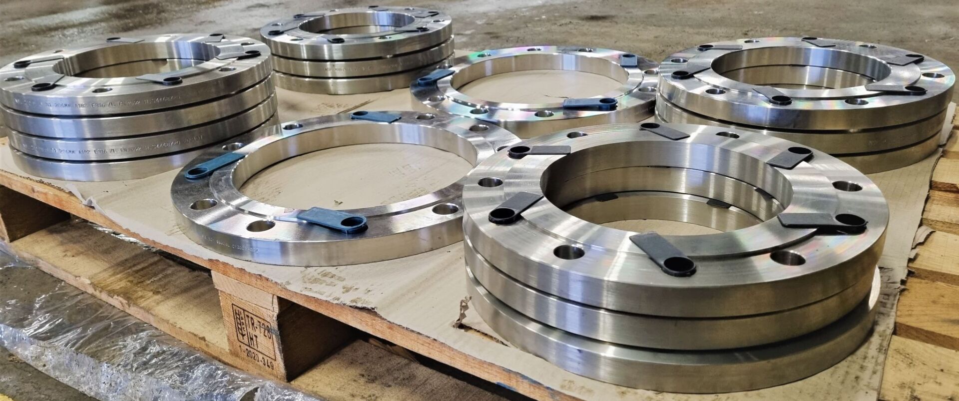 Stainless steel slip on flanges