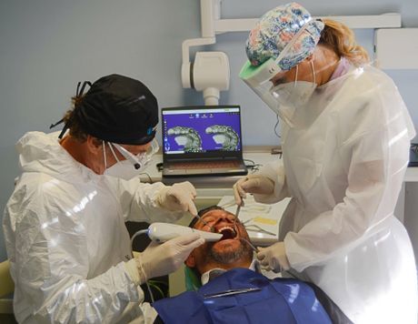 Studio Ezio Mellano Dentista Savigliano scanner intraorale