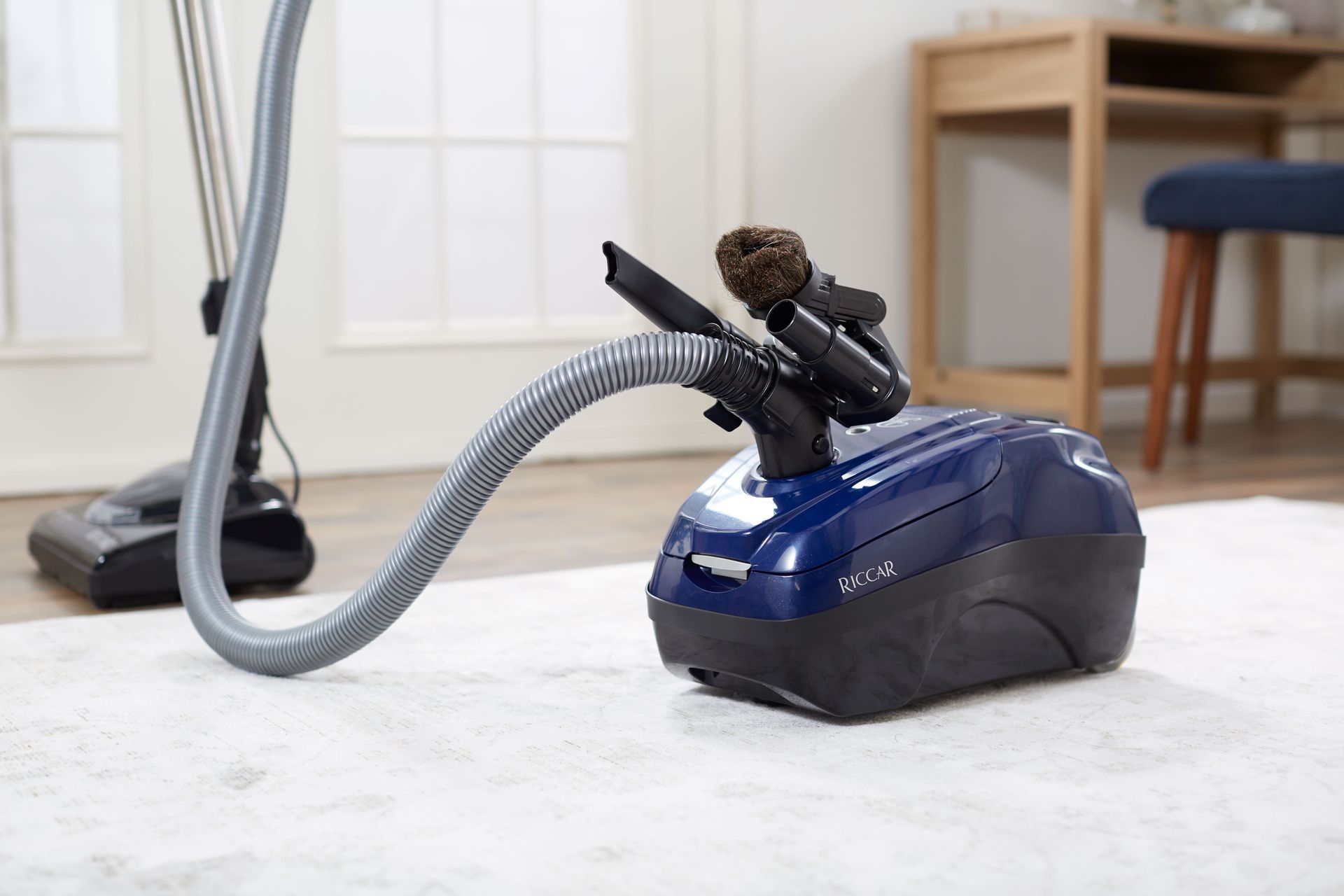 Riccard Modern Vacuum