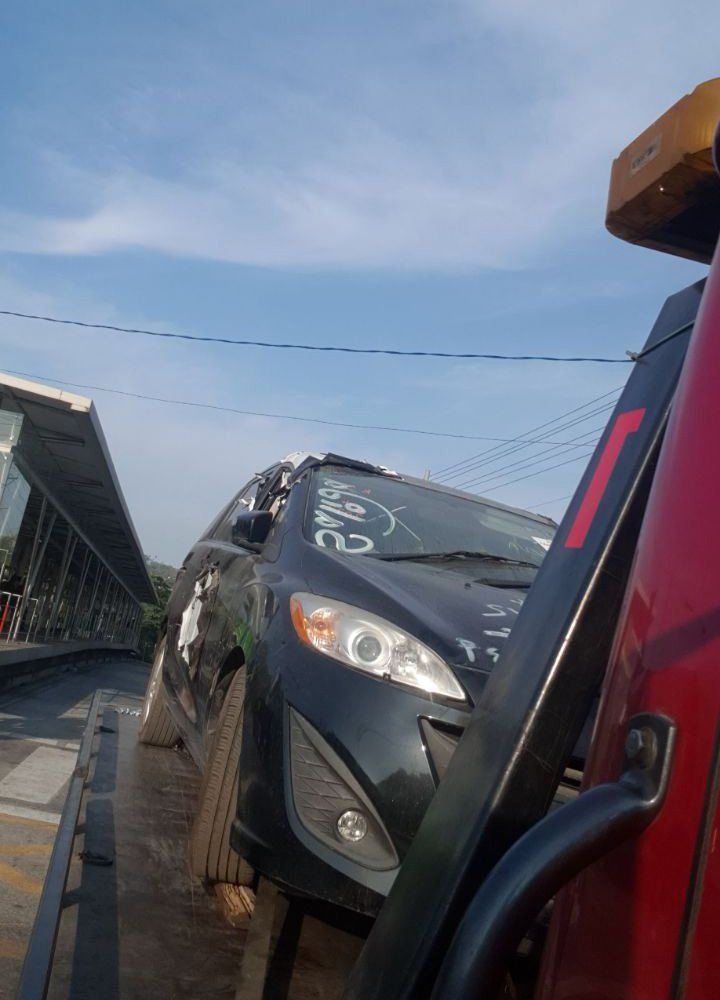 Grúas J & M - Servicio de grúas livianas