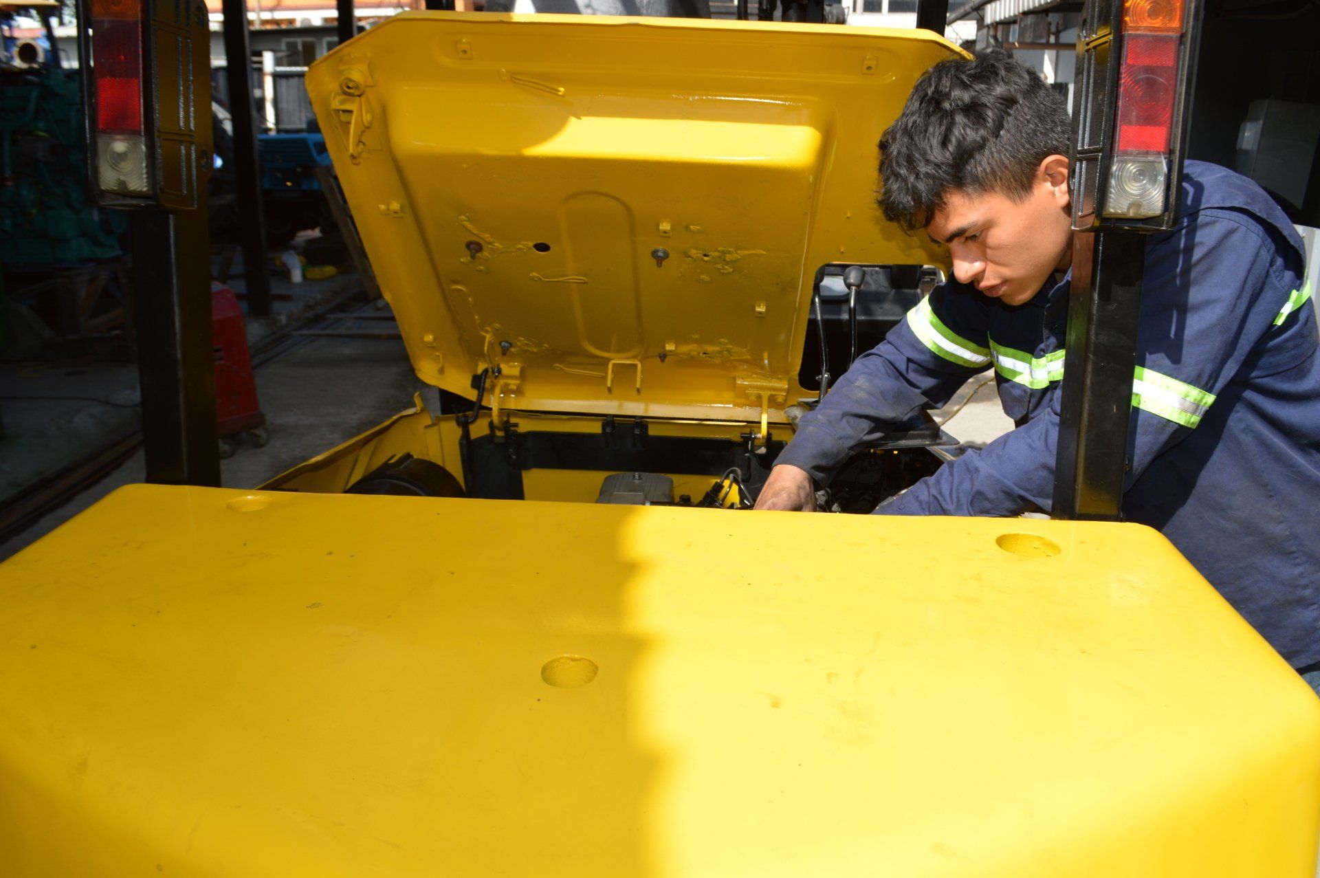 taller de maquinaria pesada