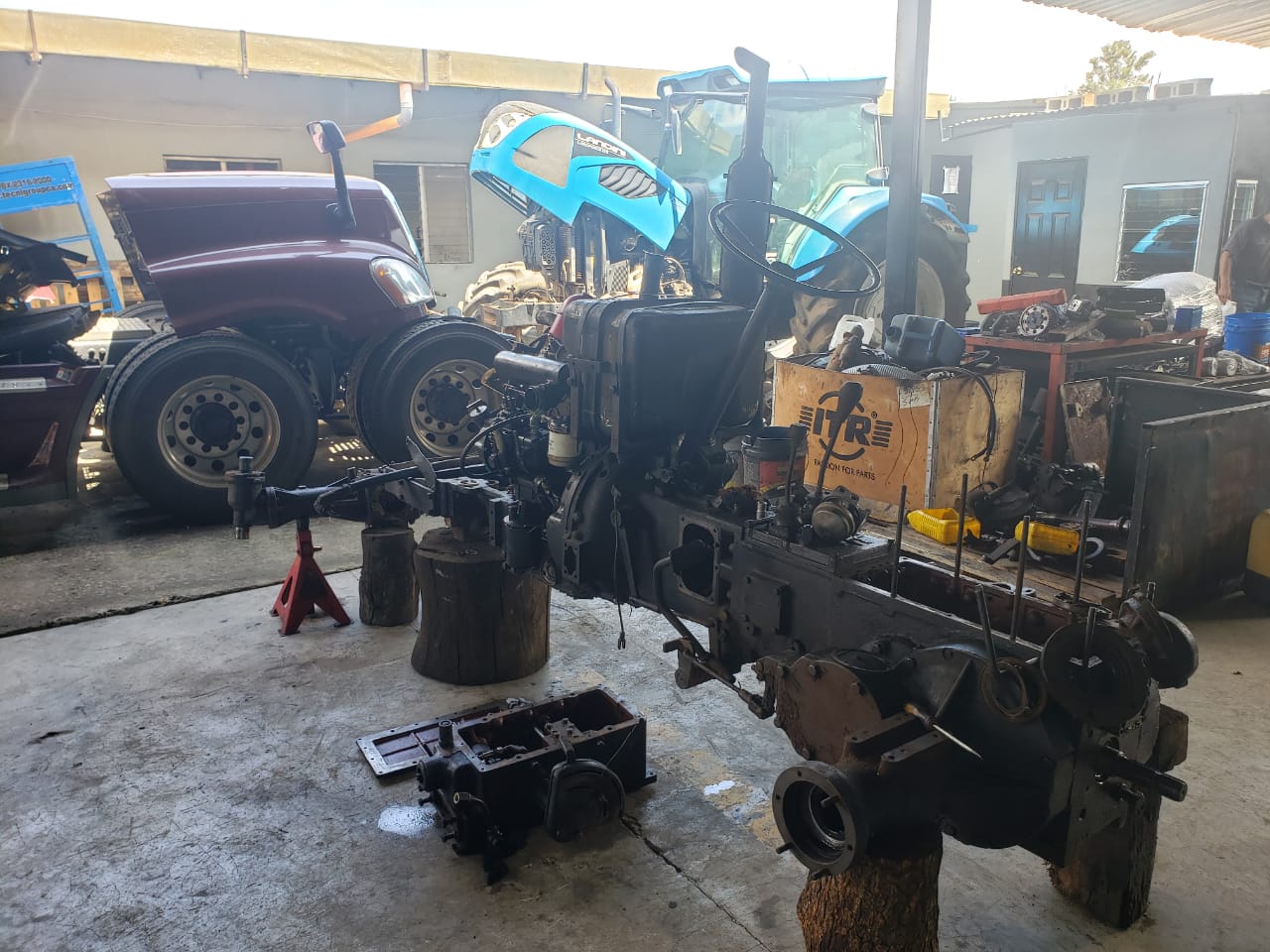 taller de maquinaria agricola