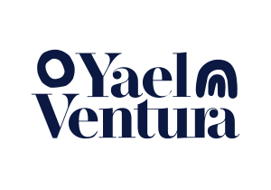 Logotipo de Yael Ventura en letras azul oscuro con símbolos decorativos.