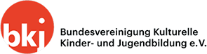 Logo der Organisation "bki" mit einem orangefarbenen Kreis und einem Text, der die kulturelle Bildung von Kindern und Jugendlichen beschreibt.