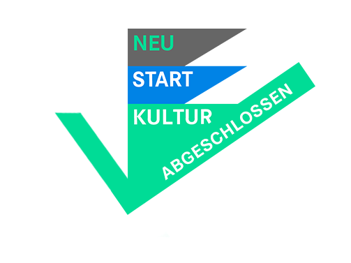 Logo with a teal checkmark shape and the words "NEU", "START", "KULTUR", and "ABGESCHLOSSEN."