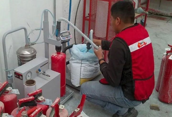 EXTINGUIDORES Y EQUIPOS CONTRA INCENDIOS BARRAGAN