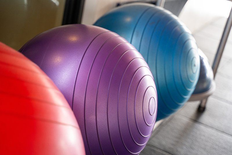 Close-up van kleurrijke oefenballen