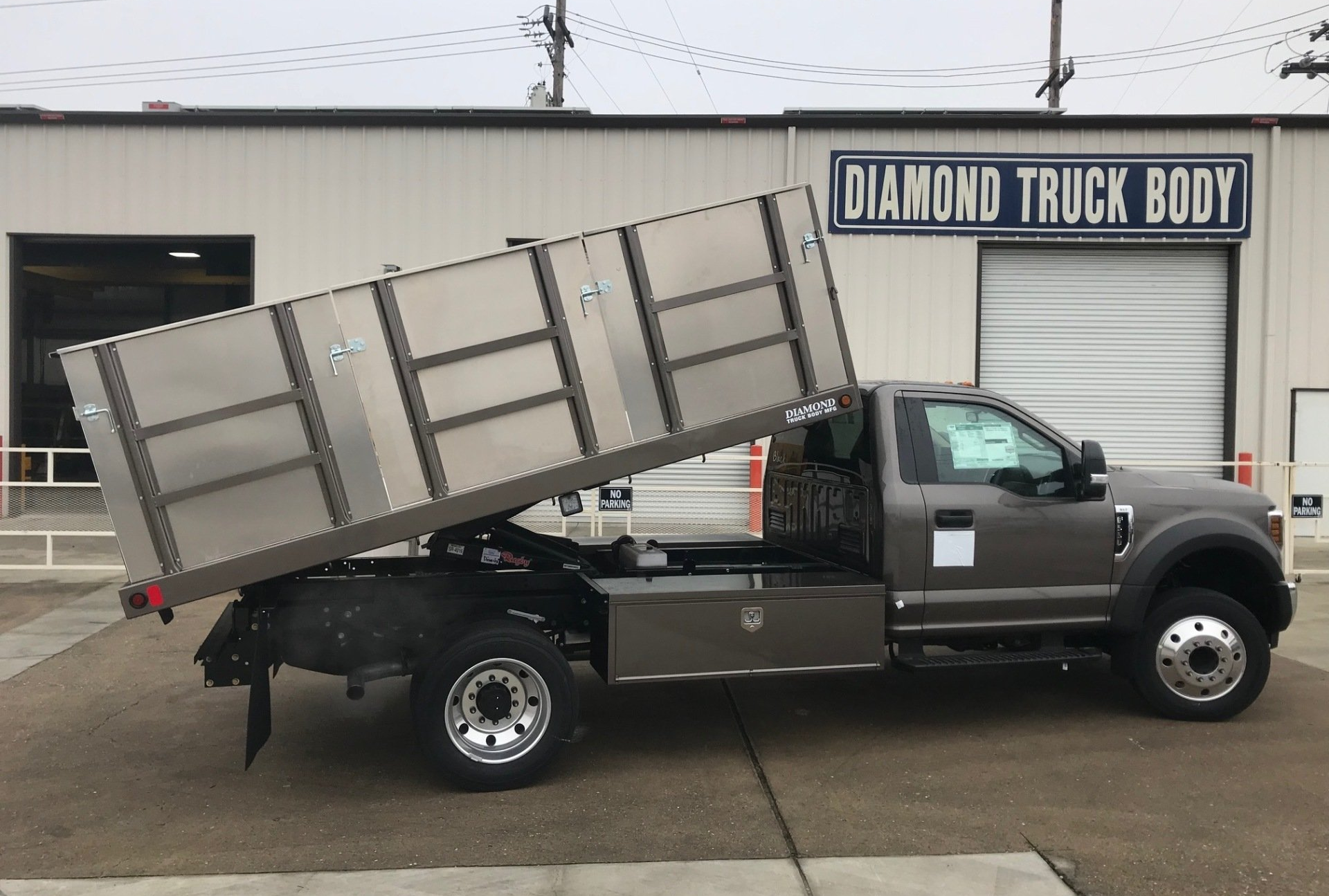 Diamond Truck Body Dump Bed Gold 1