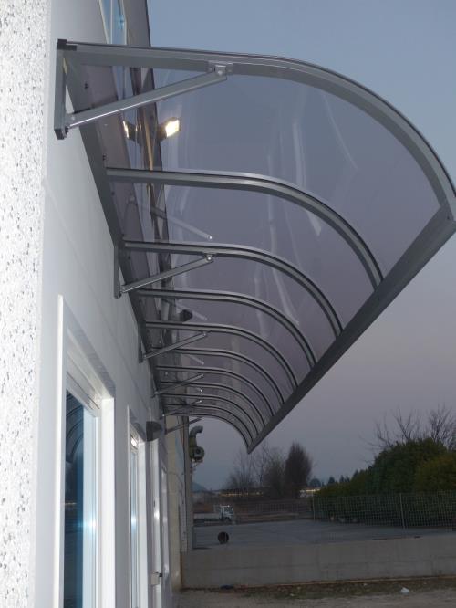 Pensilina in policarbonato