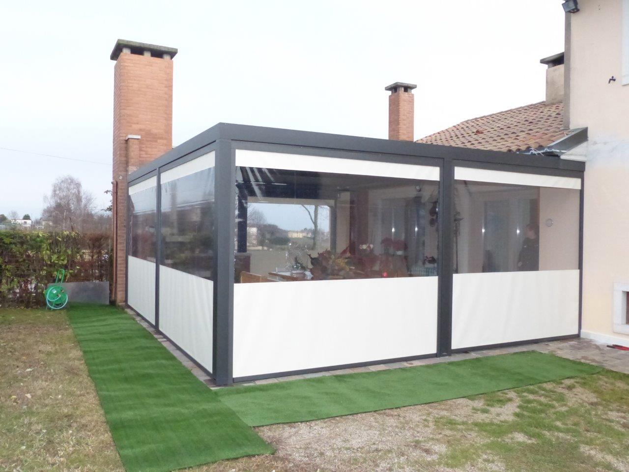 Struttura in alluminio con oscurante