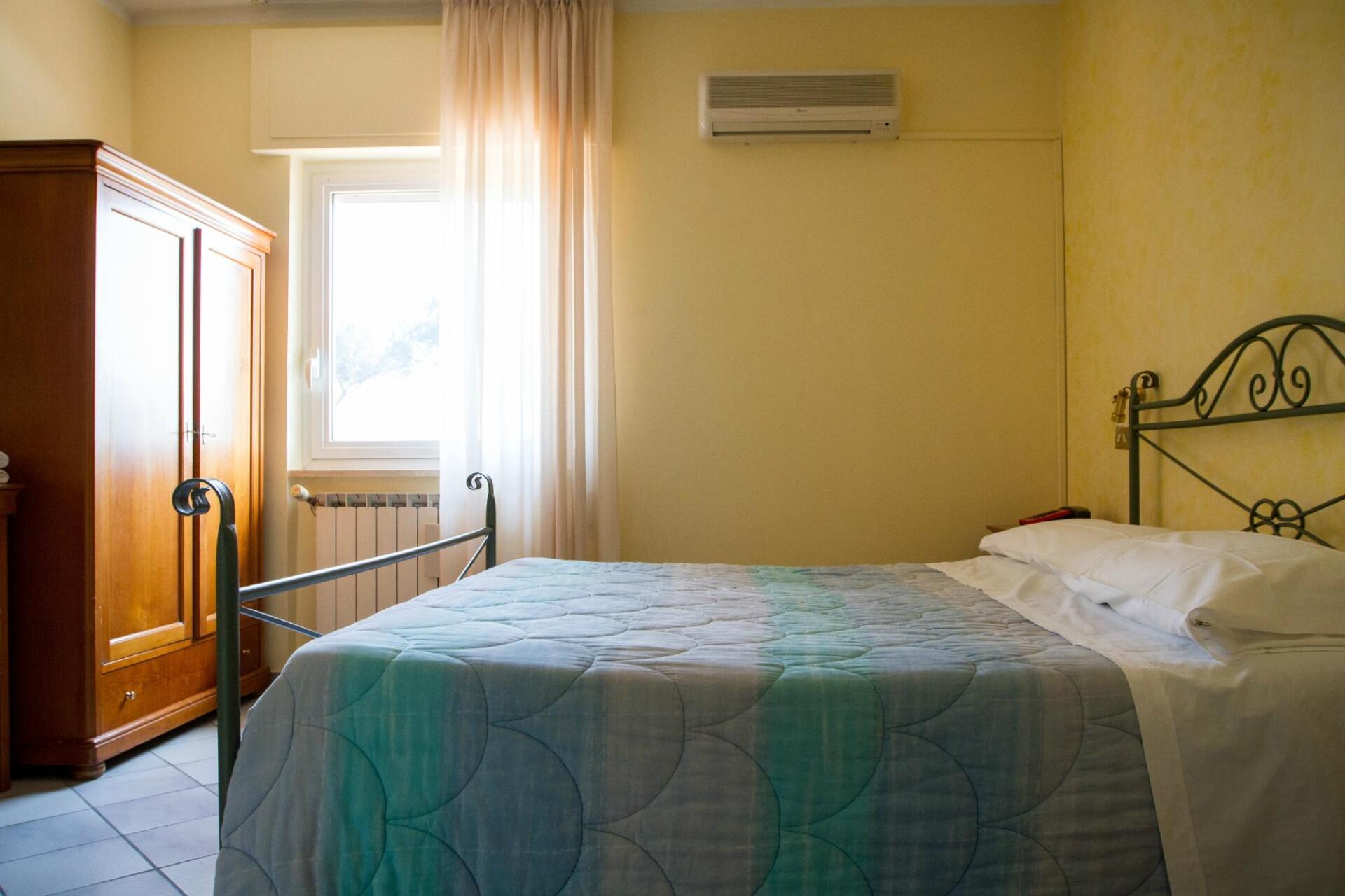 camera letto matrimoniale