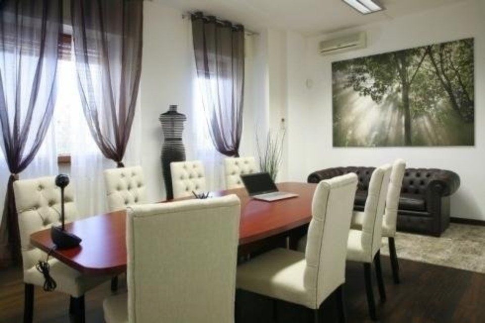 Sala riunioni con supporto informatico