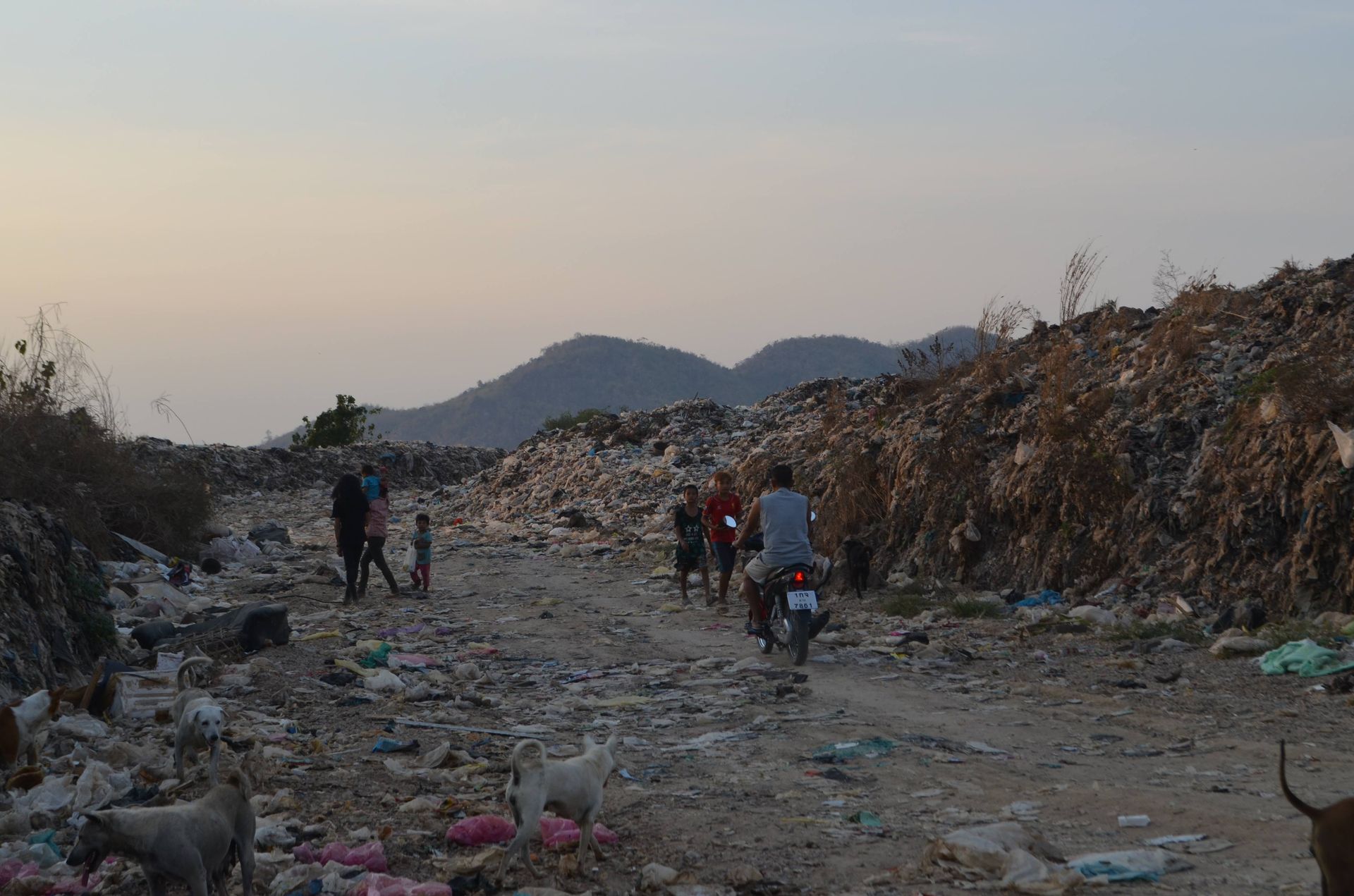 Thailand Trash camp