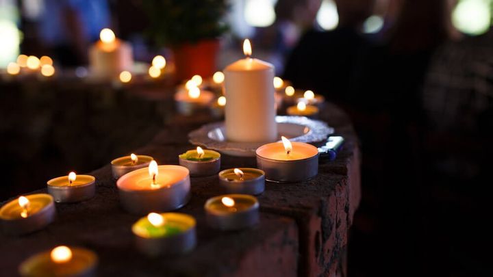 candele ad un funerale