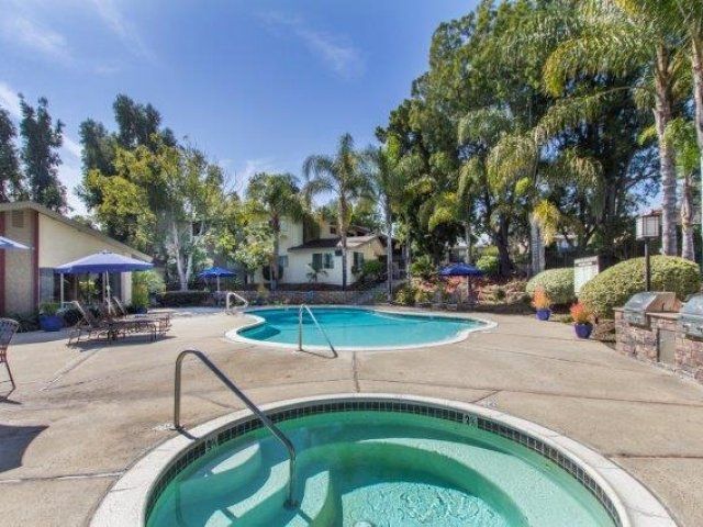 Mesa Garden Apartment Homes Swimming Pool and Jacuzzi
