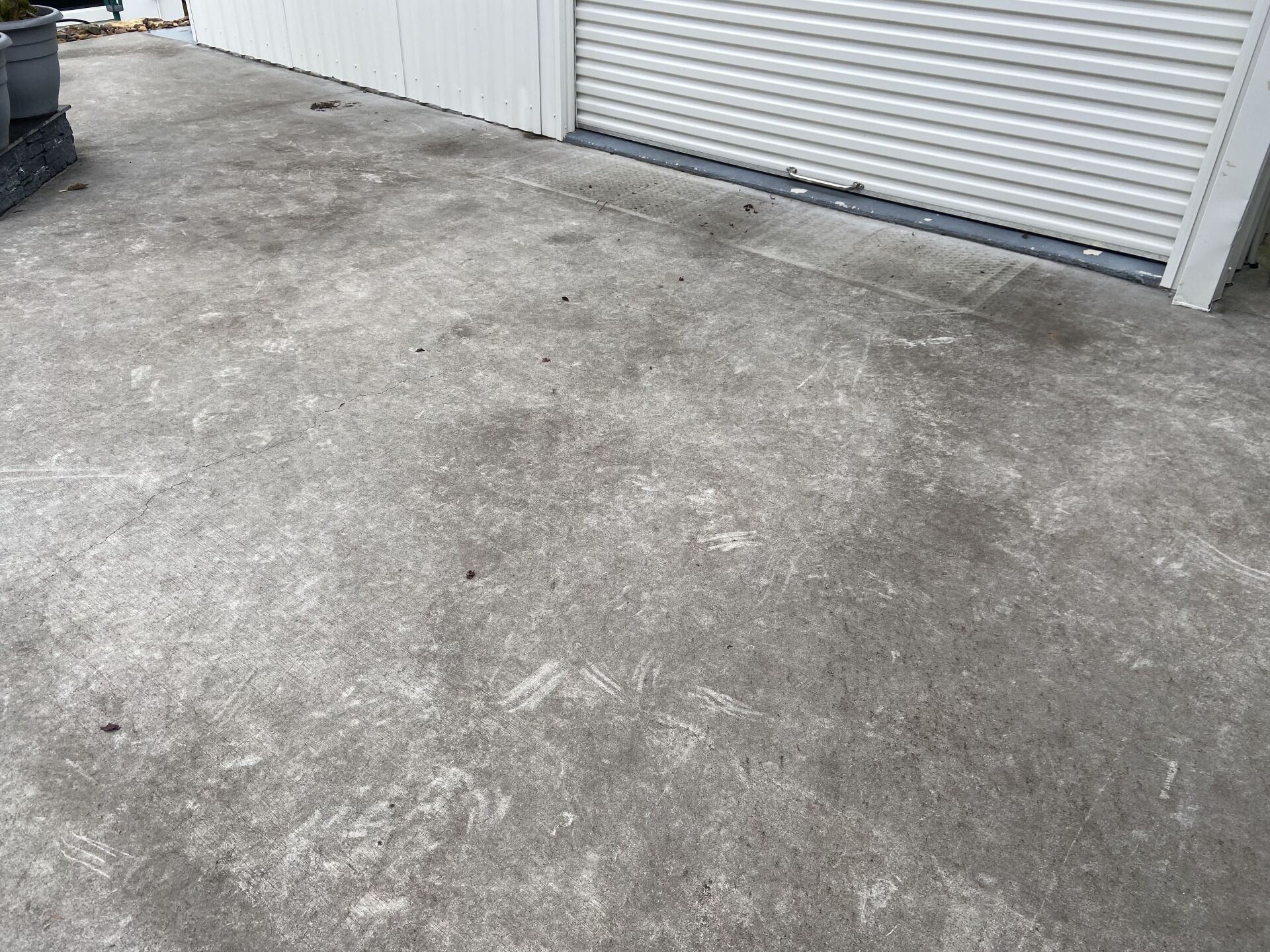 an image of a dirty concrete slab