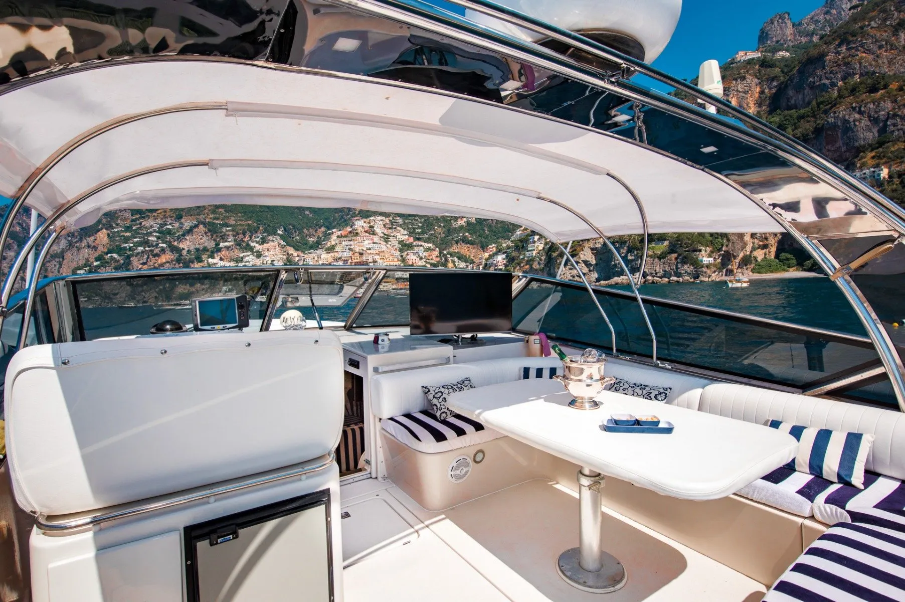 Motor Yacht Charter in Amalfi Coast
