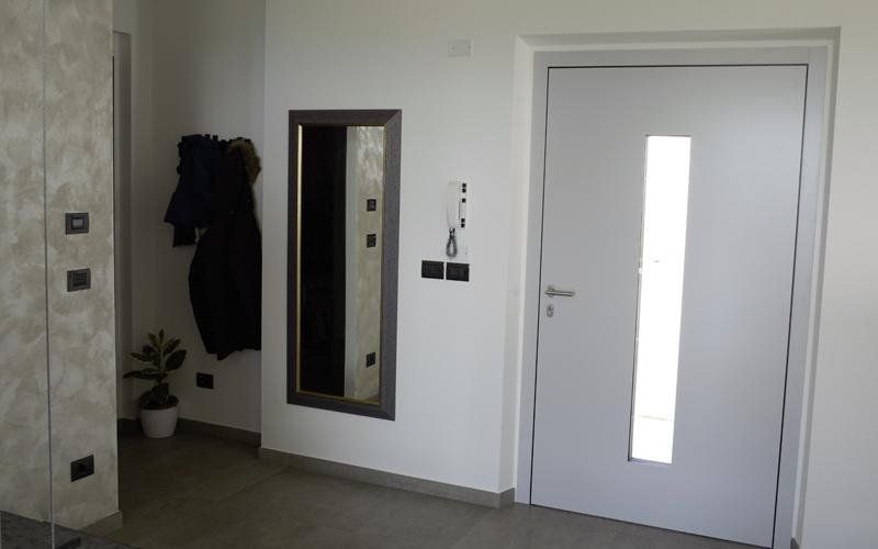 porta con decoro in vetro